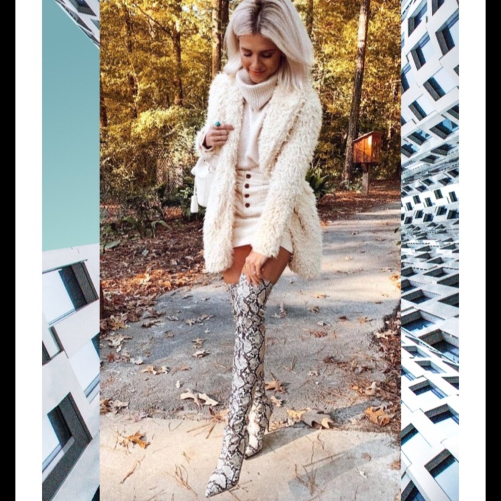 Bebe NIB Over the Knee Snake Boots Sz 7M